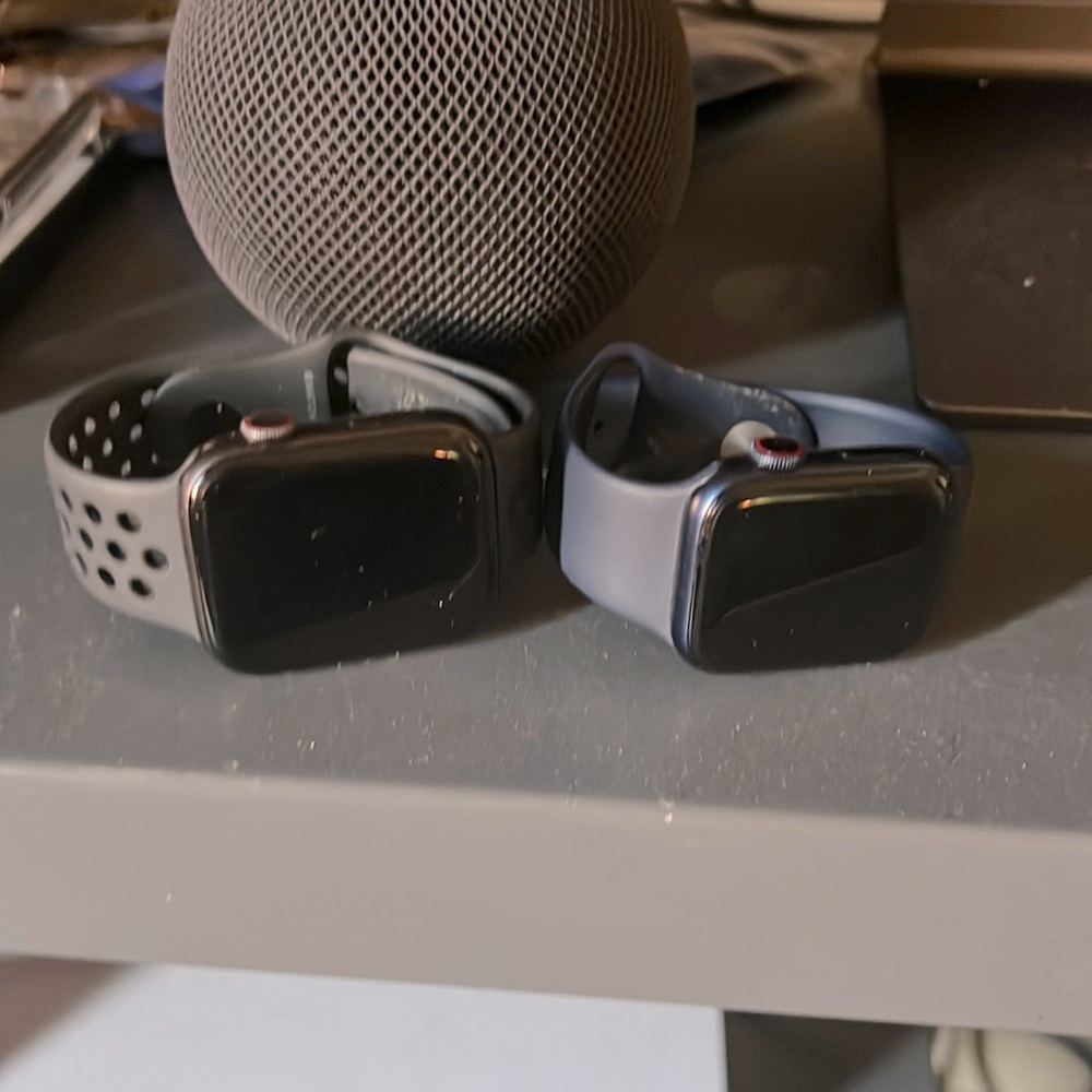 Two Apple Watches 6gen  44mm & 7gen  40 mm